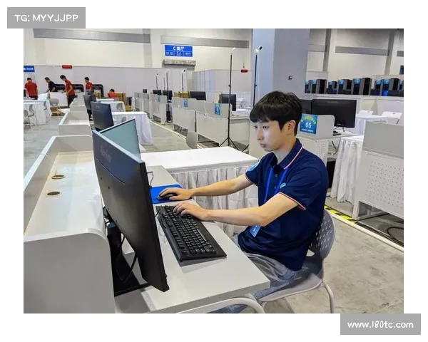 高尔夫提高班:精英培训课程助你突破技术瓶颈,迈向职业竞技之路 高尔夫提高班:精英培训课程助你突破技术瓶颈,迈向职业竞技之路